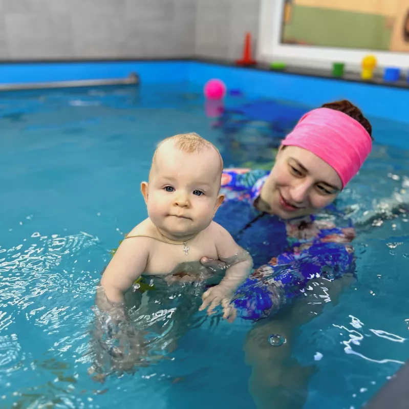 Грудничковое и раннее плавание в центре Sweet Baby Swim