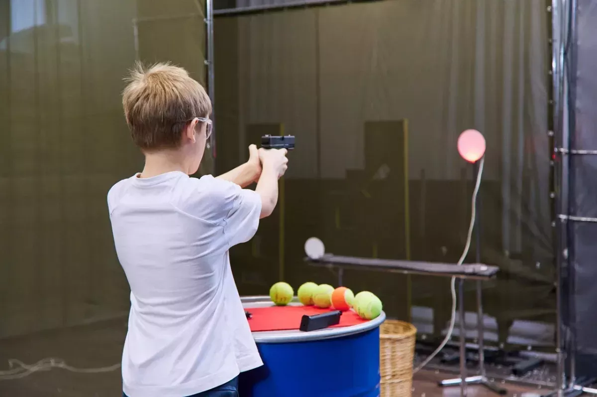 Сплит-тренировка. Практическая стрельба из пневматического пистолета IPSC Action Air + пилотирование FPV-дронов в клубе Объект Герои