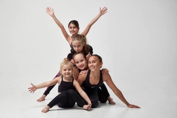 Плавание и синхронное плавание для детей от 4 лет